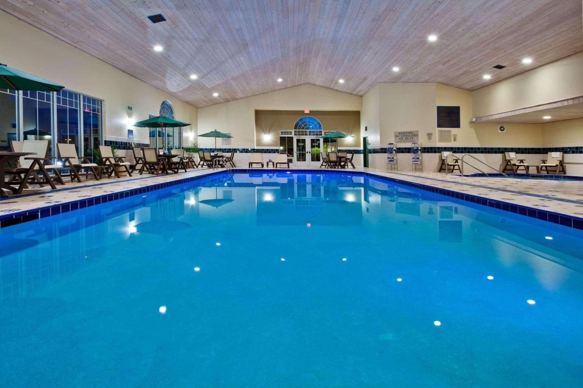 Country Inn & Suites By Radisson, Des Moines West, Ia Clive Facilidades foto